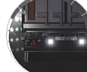 Camion con 2 proiettore di retromarcia LED Osram LEDriving Reversing FX120S-WD in funzione