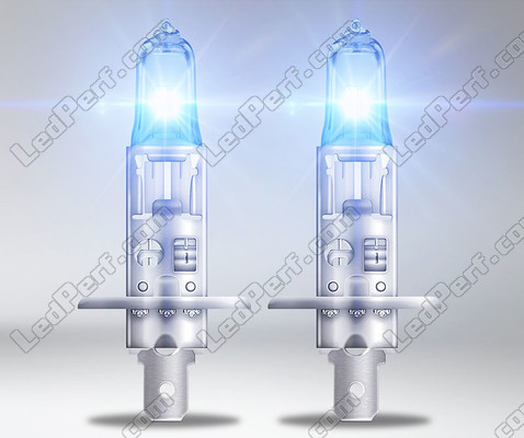 Lampadine alogene H1 Osram Cool Blue Intense NEXT GEN che producono illuminazione a effetto LED