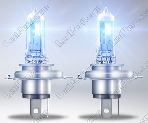 Lampadine alogene H4 Osram Cool Blue Intense NEXT GEN che producono illuminazione a effetto LED