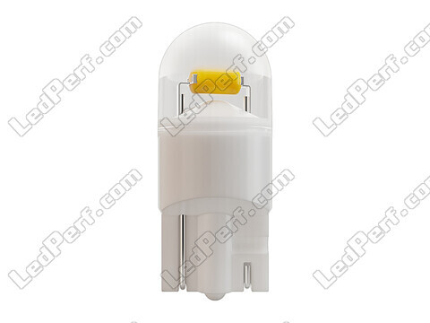 Primo piano di una lampadina a LED W5W Osram Night Breaker Omologata