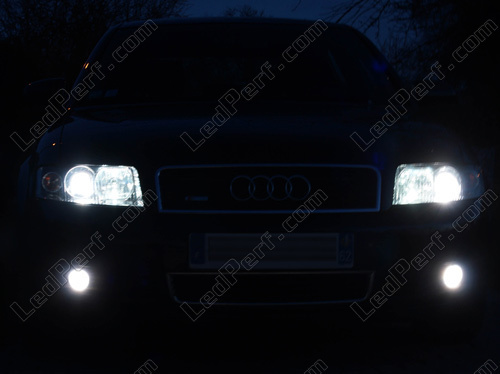 Kit lampadine/fari Xenon effect per Audi A4 B6 T6