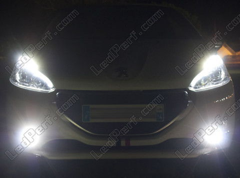 LED fendinebbia Peugeot 208