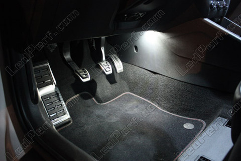 LED pavimento anteriore Skoda Octavia 3